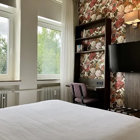Faehrhaus Am Rhein By Mayburgh 호텔 뒤셀도르프