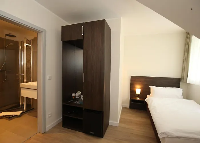 Faehrhaus Hotel Am Rhein By Mayburgh Bed and Breakfast