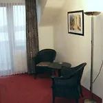 Faehrhaus Am Rhein By Mayburgh 3* דיסלדורף