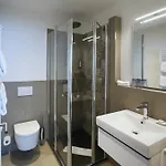 Faehrhaus Am Rhein By Mayburgh 3* Дюссельдорф