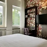 Faehrhaus Am Rhein By Mayburgh