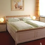 Faehrhaus Am Rhein By Mayburgh 3* דיסלדורף
