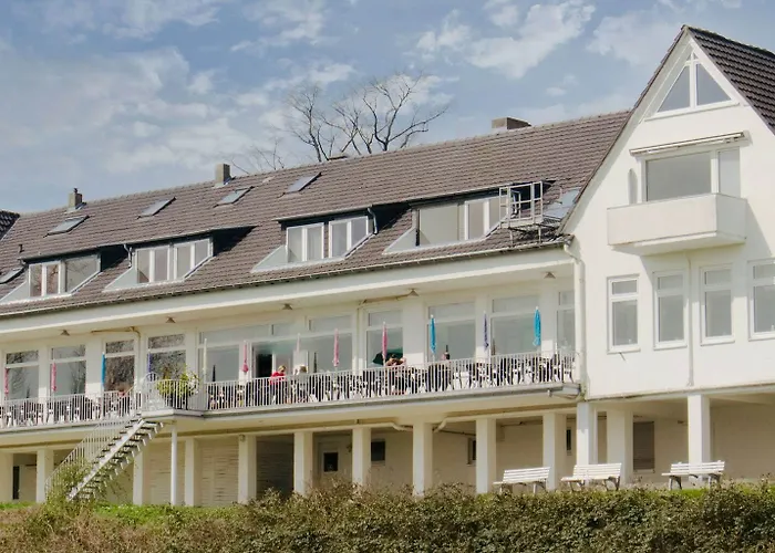 Faehrhaus Am Rhein By Mayburgh