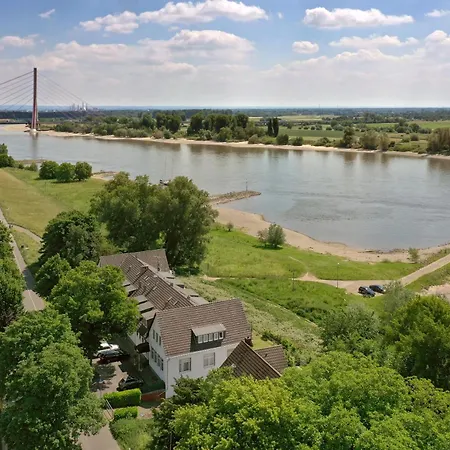 فندق مبيت وإفطار Hotel Faehrhaus Km734 دوسلدورف