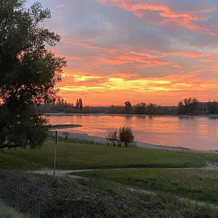 Faehrhaus Am Rhein By Mayburgh Hotel Düsseldorf