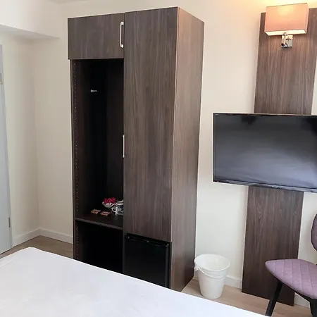 Hotel Faehrhaus Km734 دوسلدورف