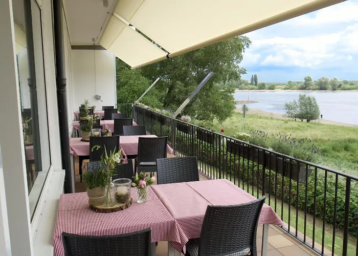 Oda ve Kahvaltı Faehrhaus Am Rhein By Mayburgh 3*